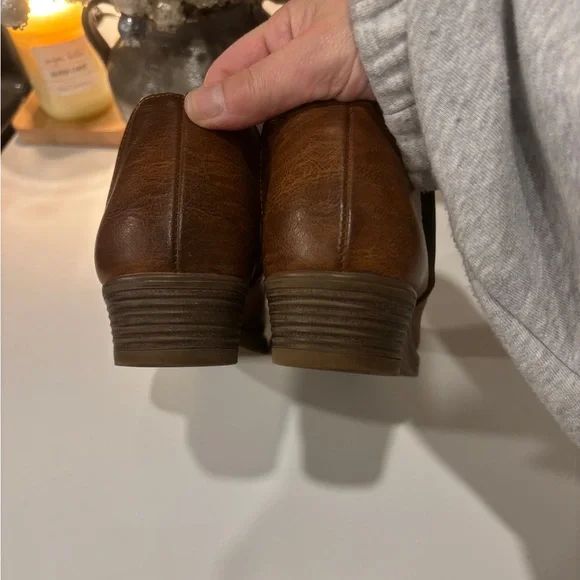 Seven7 Tan Leather Ankle Booties - Picture 8 of 9